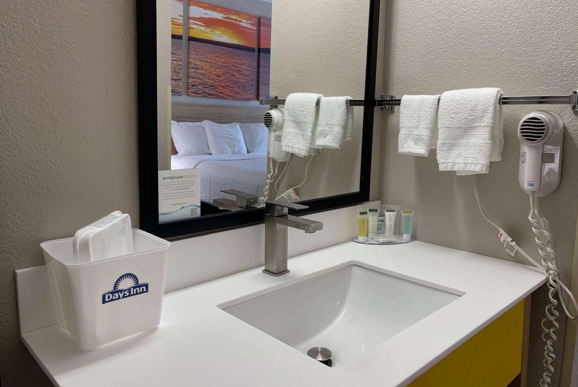 Days Inn By Wyndham Imlay City Εξωτερικό φωτογραφία