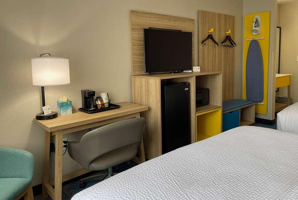 Days Inn By Wyndham Imlay City Δωμάτιο φωτογραφία