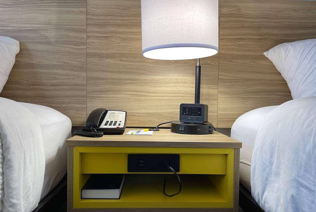 Days Inn By Wyndham Imlay City Δωμάτιο φωτογραφία