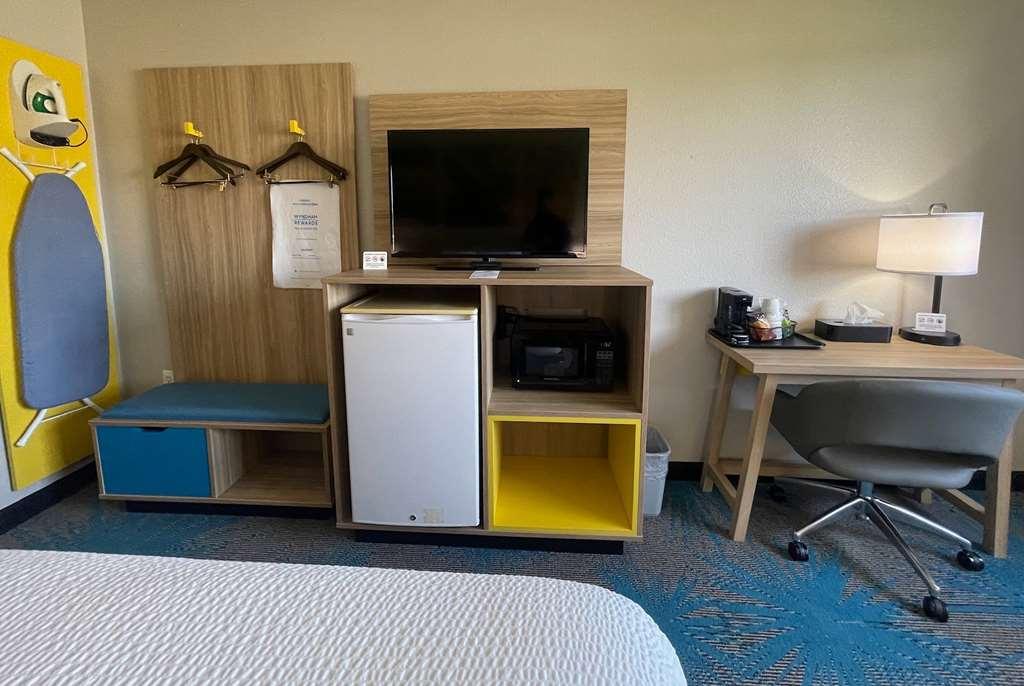 Days Inn By Wyndham Imlay City Δωμάτιο φωτογραφία